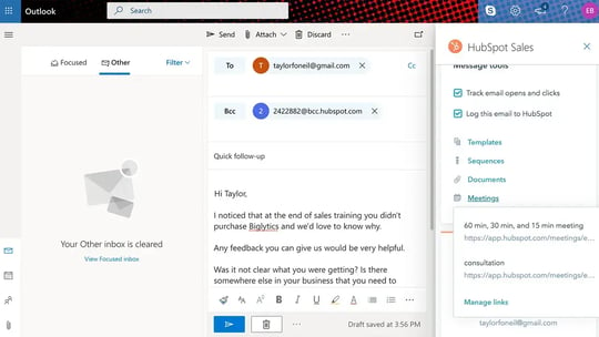 Interface utilisateur du CRM HubSpot gratuit dans Outlook affichant un e-mail