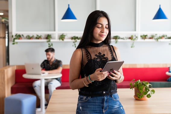 Photo d'employés dans un bureau