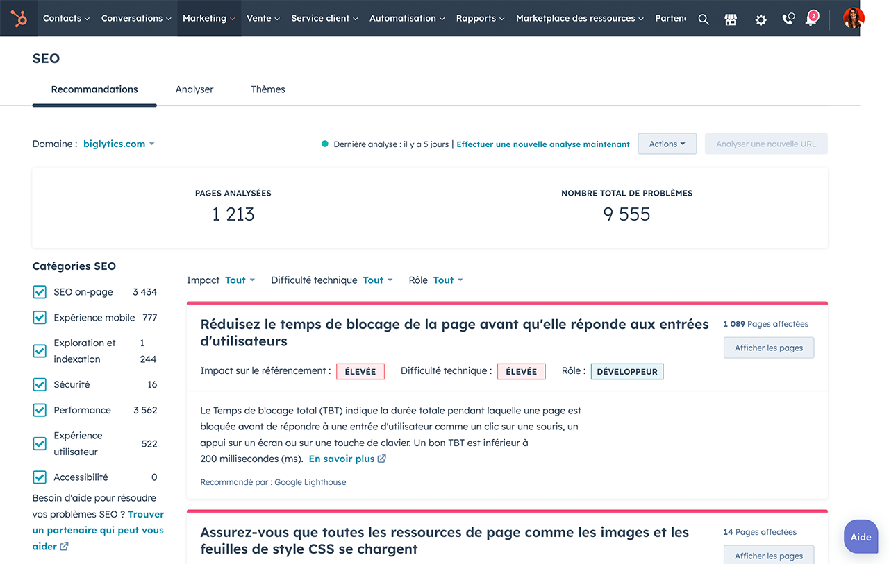 Logiciel SEO de HubSpot affichant une liste de recommandations pour résoudre les problèmes de SEO